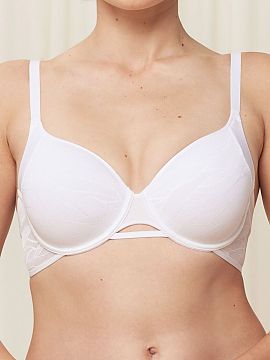 Polstrovaná podprsenka Triumph  Podprsenka s kosticami Airy Sensation WP 10167696 je model vytvorený s ohľadom na ženy, ktoré ocenia spojenie pohodlia, pohodlia a perfe
