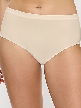 Bedrové nohavičky Triumph  Figi Sense of Modal Midi 10224787-6720 sú spojením každodennej pohodlnosti a moderného, minimalistického dizajnu. Model s vyšším pá