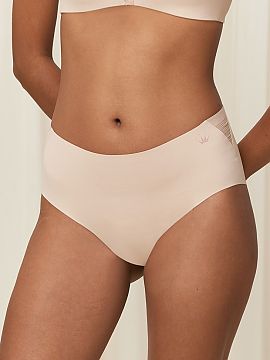Bedrové nohavičky Triumph  Figi Flex Smart Maxi EX 10213145 je jedinečné spojenie pohodlia, jemnosti a moderného dizajnu. Ľahký, bezšvový strih bol navrhnutý t
