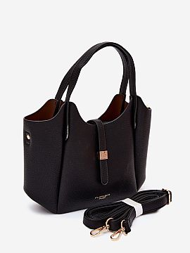 Kabelka na deň Step in style  Dámska kabelka vyrobená z ekologickej kože je elegantným doplnkom, ktorý sa skvele hodí nielen na každodenné nosenie, ale aj na špe