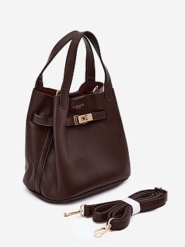 Kabelka na deň Step in style  Kabelka pre ženy typu kufor vyrobená z ekologickej kože je elegantný a funkčný doplnok, ktorý sa skvele hodí nielen na každodenné 