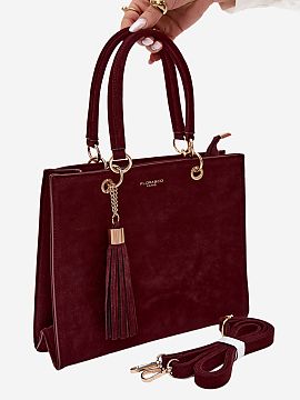 Kabelka na deň Step in style  Dámska kabelka typu kufor vyrobená z imitácie semišu je elegantným doplnkom, ktorý dokonale doplní každodenné aj elegantné outfity