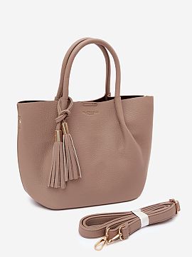 Kabelka na deň Step in style  Dámska kabelka vyrobená z imitácie kože je elegantný a praktický doplnok, ktorý sa skvele hodí do mnohých štýlov. Kabelka sa zap�