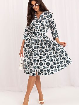 Šaty na deň Lakerta  Rozšírené midi šaty sú ponukou pre ženy, ktoré oceniajú eleganciu spojenú s pohodlím. Vyhotovené z vysokokvalitného materiálu z