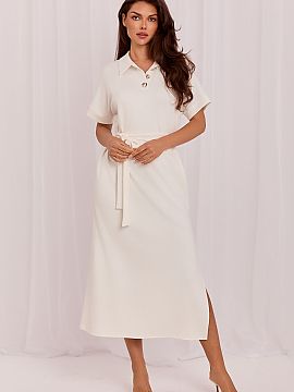 Šaty na deň Lakerta  Šaty midi s priamym strihom sú skvelou voľbou pre ženy, ktoré oceniajú eleganciu, pohodlie a nadčasový štýl. Vyrobené z príjemne