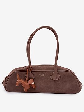Kabelka na deň Step in style  Štýlová kabelka typu bageta vyrobená z ekokože je módnym doplnkom, ktorý sa skvele hodí k aktuálnym trendom. Model sa zapína na zi