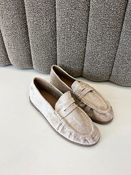Mokasíny Step in style  Topánky pre ženy z ekokože sú nadčasovým modelom, ktorý ľahko zladiť s rôznymi štýlmi. Ich jednoduchý strih je ideálny na prá