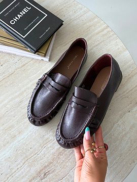 Mokasíny Step in style  Topánky na loďku z ekokože sú nadčasovým modelom, ktorý ľahko zladiť s rôznymi outfitmi. Ich jednoduchý strih je ideálny nielen 