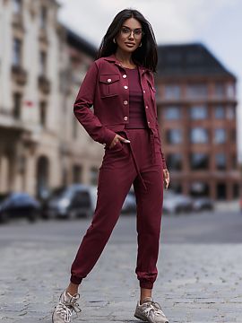Sada LaBalancia  Milano je elegantná, trojdielna súprava oblečenia, ktorá kombinuje pohodlie s moderným a trendy vzhľadom. Ide o ponuku vytvorenú pre 