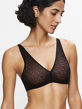 Polstrovaná podprsenka Triumph  Čierny podprsenka s kosticami Signature Sheer P EX 10215909 je elegantný model bez kostíc, ktorý kombinuje ľahkosť konštrukcie s jemn