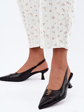 Lodičky na opätku Step in style  Dámske lodičky z ekokože s odkrytou päty sú elegantný model, ktorý krásne podčiarkuje ženský štýl. Kožené dokončenie im dod�