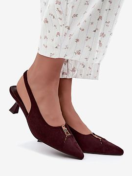 Lodičky na opätku Step in style  Topánky na opätku z ekokože s otvorenou päty sú elegantným modelom, ktorý krásne podčiarkuje ženský štýl. Kožené dokončenie 