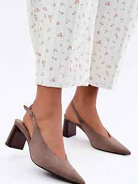Lodičky na opätku Step in style  Dámske topánky s otvorenou pätou sú elegantným modelom, ktorý krásne podčiarkuje ženský štýl a hodí sa na mnohé príležitosti