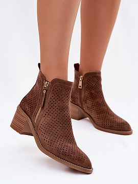 Topánky na opätku Step in style  Dámske čipkované topánky od značky Vinceza sú štýlovým návrhom, ktorý upúta pozornosť originálnym vzhľadom. Čipkovaný zvrš