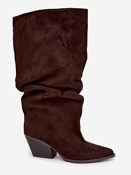Čižmy na vysokom opätku Step in style  Topánky s vrásčitým, voľným golierom sú modernou ponukou pre ženy, ktoré majú rady štýlovú obuv s výrazným charakterom. Voľn