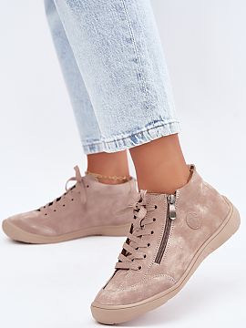 Poltopánky Step in style  Dámske poltopánky vyrobené z prírodného semišu sú štýlovou ponukou na každý deň, ktorá kombinuje pohodlie s moderným vzhľadom