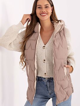 Vesta Factory Price  Ztepovaný dámský vest je praktickým návrhem v casual stylu, ideální na podzimní/zimní sezónu a jarní dny. Model je vyroben z poly