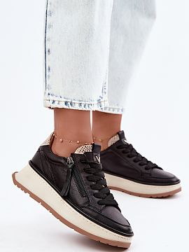 Poltopánky na platforme Step in style  Poltopánky značky Artiker vyrobené z prírodnej kože sú športovým modelom s originálnym a moderným charakterom. Platforma dodáva v