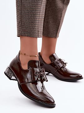 Poltopánky na opätku Step in style  Poltopánky vyrobené z prírodnej kože sú elegantnou ponukou na každý deň a špeciálne príležitosti. Nízky ozdobný opätok zaruč