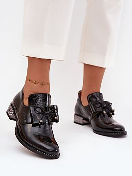 Poltopánky na opätku Step in style  Polobotky vyrobené z prírodnej kože sú elegantnou ponukou na každý deň a špeciálne príležitosti. Sú umiestnené na nízkom ozdob