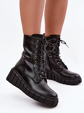 Topánky na platforme Step in style  Topánky pre ženy typu workery značky T.Sokolski vyrobené z prírodnej kože sú pohodlným modelom s výrazným, každodenným charakter