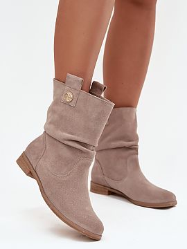 Topánky Step in style  Topánky pre dámy vyrobené z prírodného semišu sú kombináciou elegancie a pohodlia, ideálne na jeseň a zimu. Mäkká koža v semiš