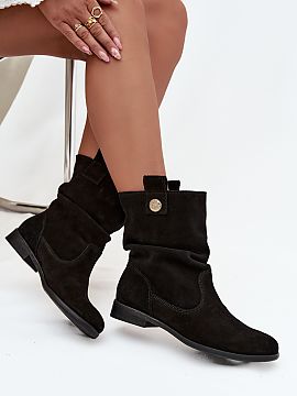 Topánky Step in style  Dámske členkové topánky vyrobené z prírodného zamszu sú ponukou kombinujúcou eleganciu a pohodlie, ideálne na jesennú a zimnú se