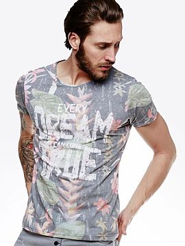 Tričko YourNewStyle  Pánske tričko z farebnej tkaniny. Ideálne na každodenné nosenie.  Zloženie: 95% bavlna, 5% elastan