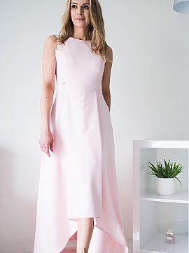 Spoločenské šaty Jersa  Jednoduché, ale elegantné šaty so zipsom na chrbte. Šaty na podšívke, s vypasovaným vrchným dielom odstrihnutým v páse. Šaty v ma