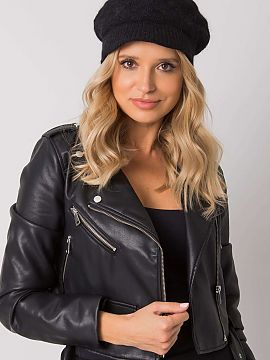 Čiapka AT  Teplá baseballová čiapka v čiernej farbe.
