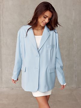 Blejzer Roco Fashion  Objemný strih s mierne zníženou líniou ramien pre dokonalý vzhľad. Sako má dlhé rukávy a tri gombíky umiestnené na boku manžety.