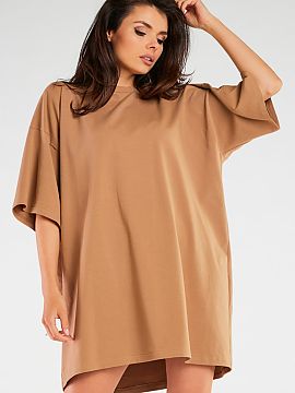 Šaty na deň Infinite You  Šaty sú vyrobené z príjemnej látky. Ich charakteristický široký strih na seba rozhodne upúta pozornosť. Výrobok vyrobený v Poľs