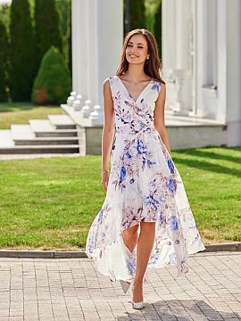 Spoločenské šaty Roco Fashion  Maxi šaty sú vyrobené z ľahkého a jemného šifónu, ktorý sa veľmi pohodlne nosí. Večerné šaty majú krásny obálkový výstrih