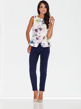 Dámske nohavice Figl   Klasické nohavice s dlhými nohavicami.
 Rúrkový strih, vyrobený z hladkého materiálu.
 Zahŕňa elastický pás v páse.
 Elegant