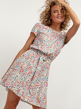 Šaty na deň Tessita  Krásne šaty sú skvelou voľbou na elegantný aj každodenný štýl. Vrchná časť šiat má voľný strih kimonového typu a mierne roz