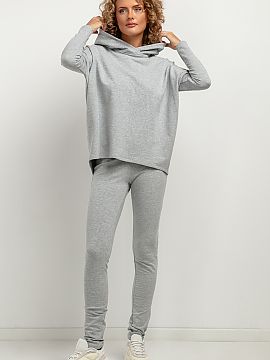 Dlhé legíny Tessita  Priliehavé dámske nohavice v legínovom štýle z teplákového úpletu sú pohodlné a spoľahlivé na športovanie počas jesenných dn�