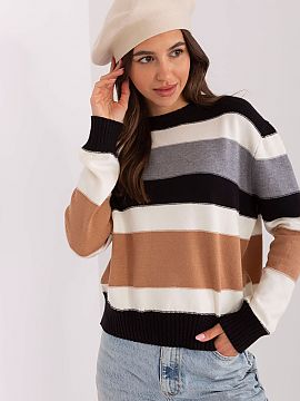 Baret AT  Táto jednoduchá baretka je klasika, ktorá dodá štýl každému oblečeniu. Má jemnú anténku na špičke a dodáva charakter a elegan