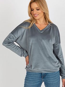 Mikina Relevance  Táto velúrová mikina je ideálnou voľbou na každodenný ležérny štýl. Je vyrobená z mäkkého materiálu, ktorý poskytuje pohodli