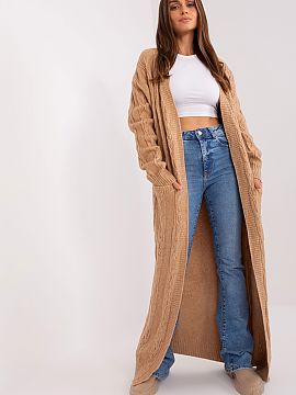 Kardigán AT  Tento sveter je ideálnou voľbou na mnohé príležitosti. Vďaka svojmu ležérnemu štýlu je vhodný na každý deň, do práce alebo na